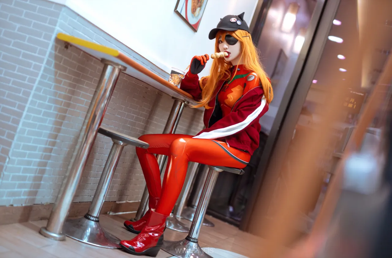 南桃Momoko 明日香战斗服