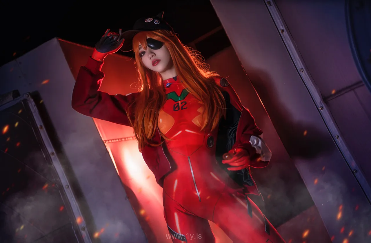 南桃Momoko 明日香战斗服