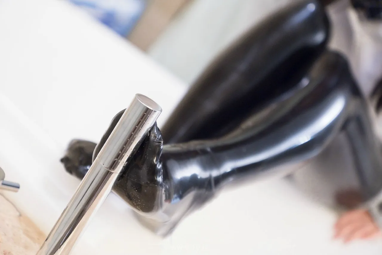 神楽坂真冬 VOL.004黑色皮裤系列图包