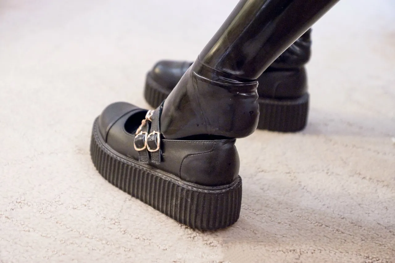 神楽坂真冬 VOL.004黑色皮裤系列图包