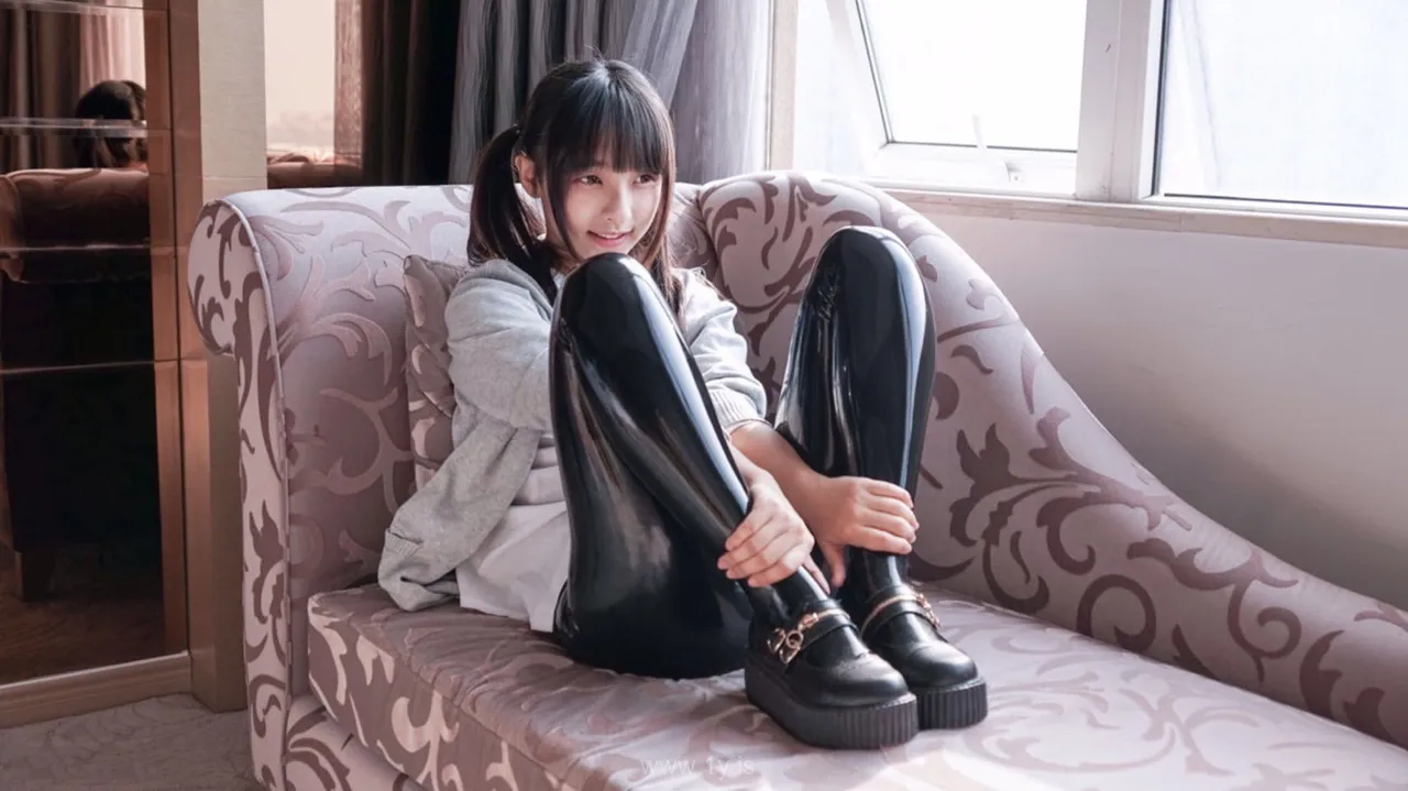 神楽坂真冬 VOL.004黑色皮裤系列图包