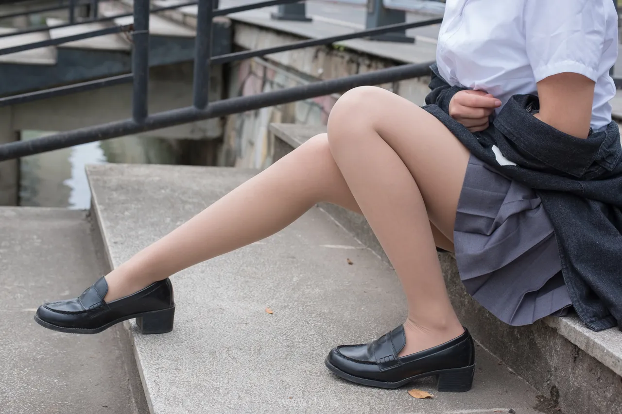 森萝财团 BETA-008 学妹户外肉丝美足