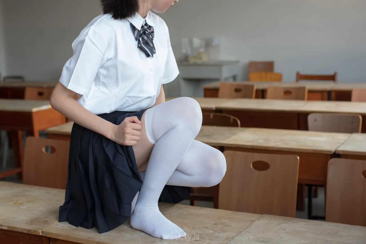 森萝财团 BETA-022 教室里的JK白丝少女