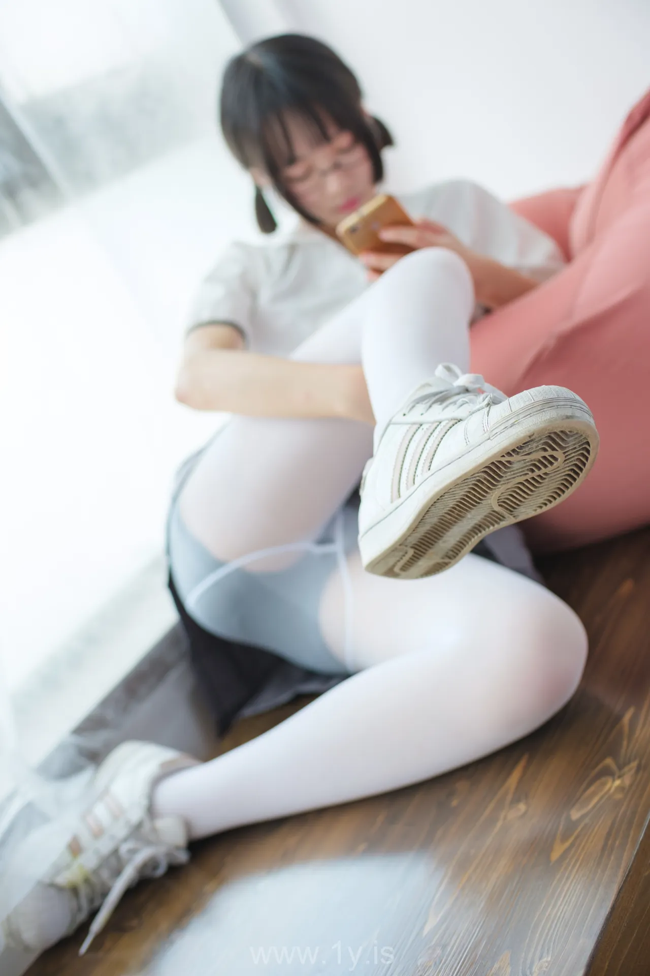 森萝财团 BETA-026 红色校服肉丝美足少女