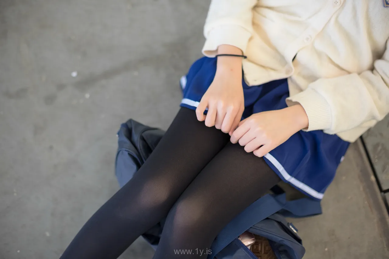 森萝财团 FREE-004 Aika-白衣黑丝