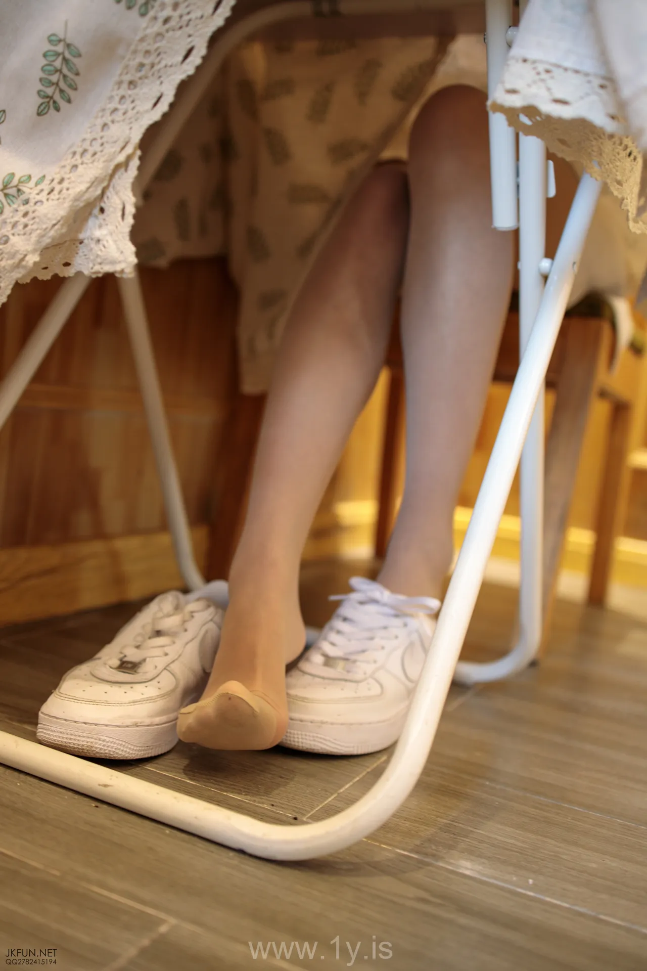 森萝财团 JKFUN-012 10D肉丝运动鞋桌下