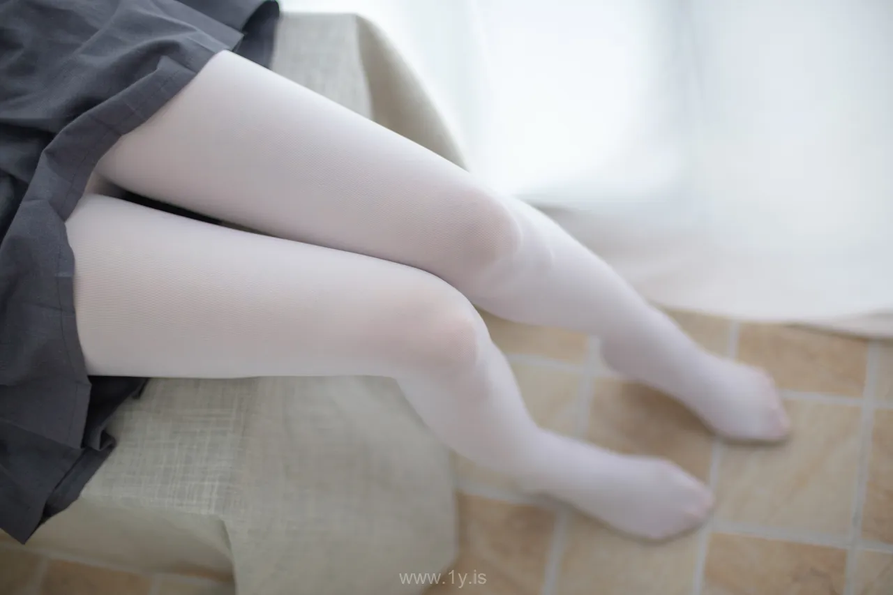 森萝财团 R15-010 羞嗒嗒的白丝MM