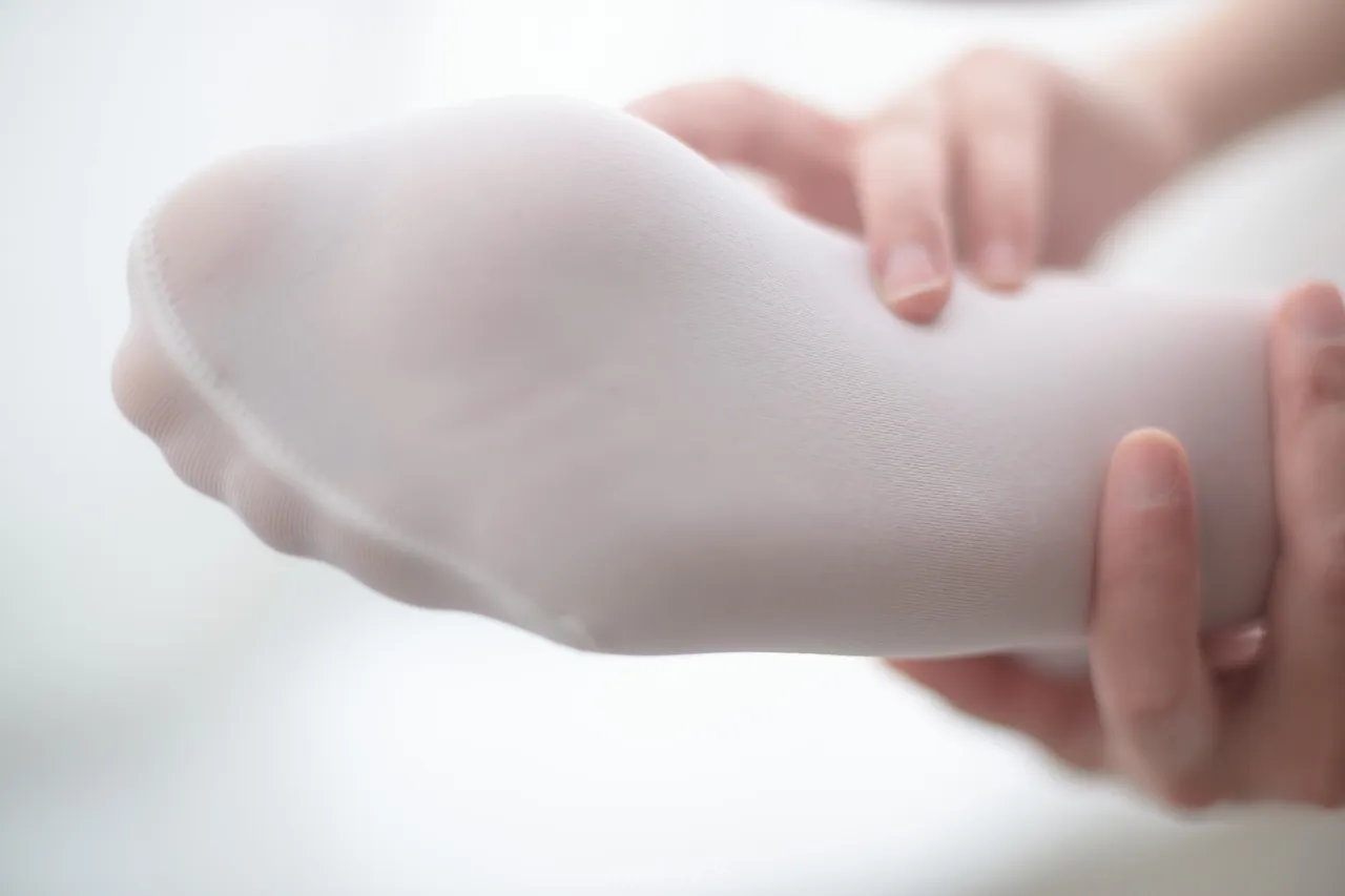 森萝财团 R15-010 羞嗒嗒的白丝MM