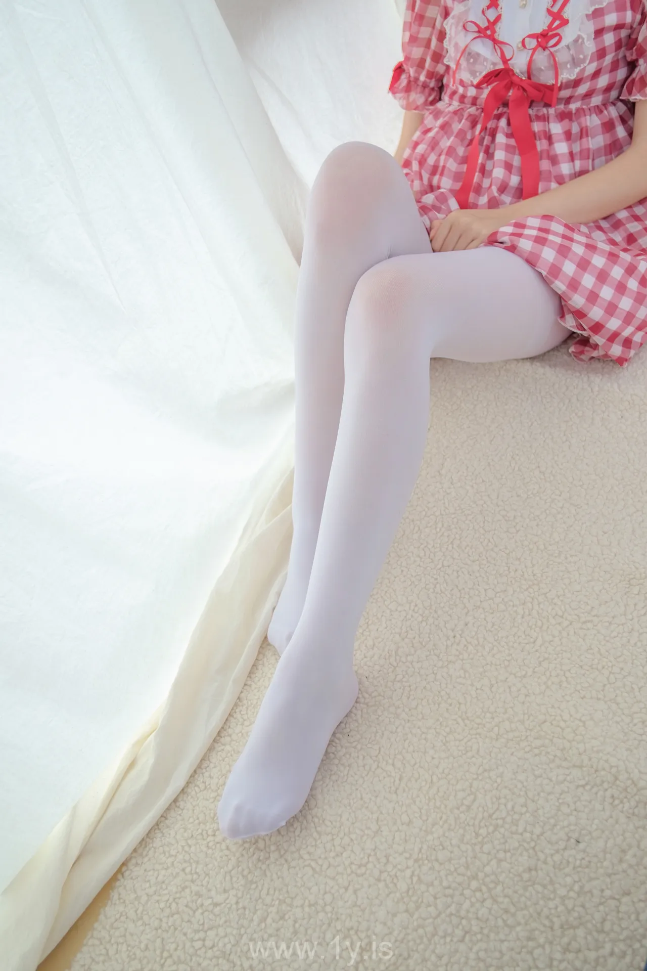 森萝财团 R15-011 红色格子裙白丝MM