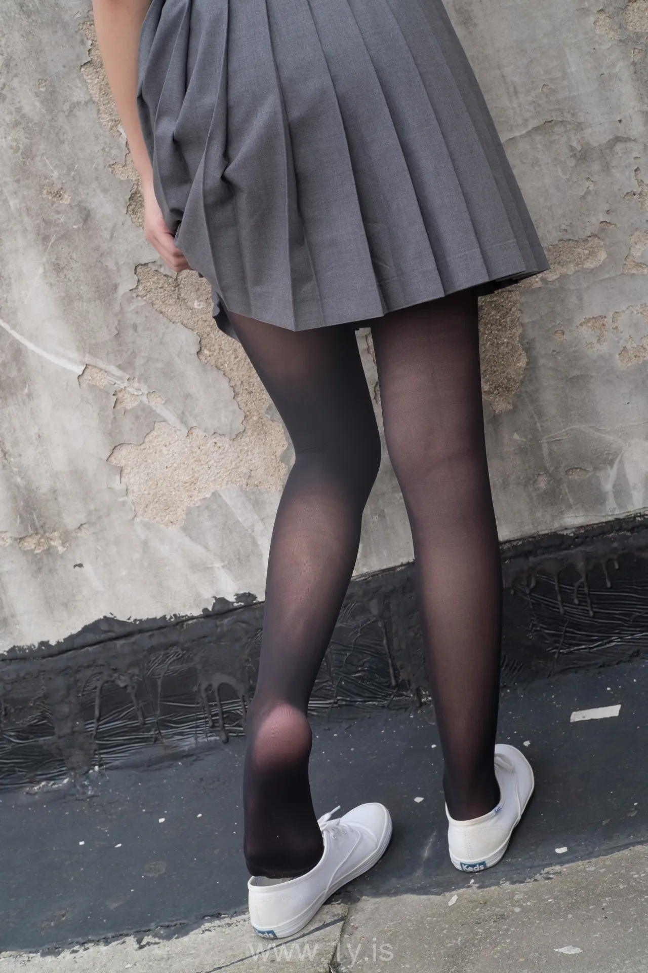 森萝财团 R15-031 天台黑丝