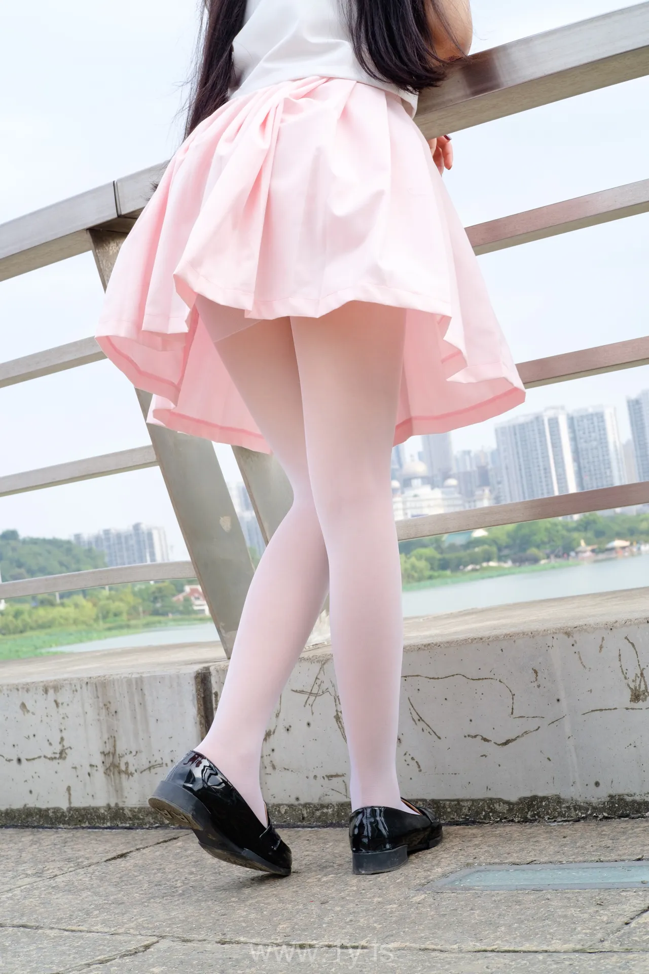 森萝财团 R15-033 粉红卡哇伊