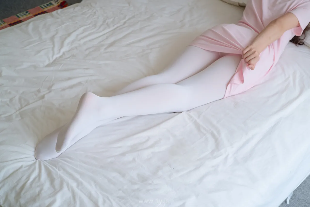 森萝财团 R15-035 粉红少女白丝美足