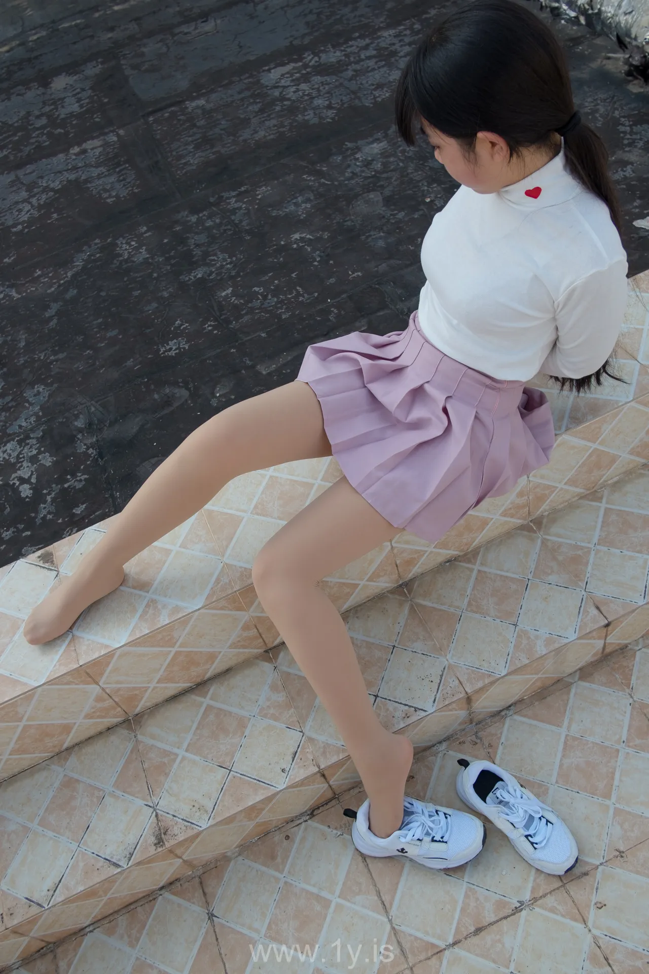 森萝财团 R15-038 肉丝大胸妹