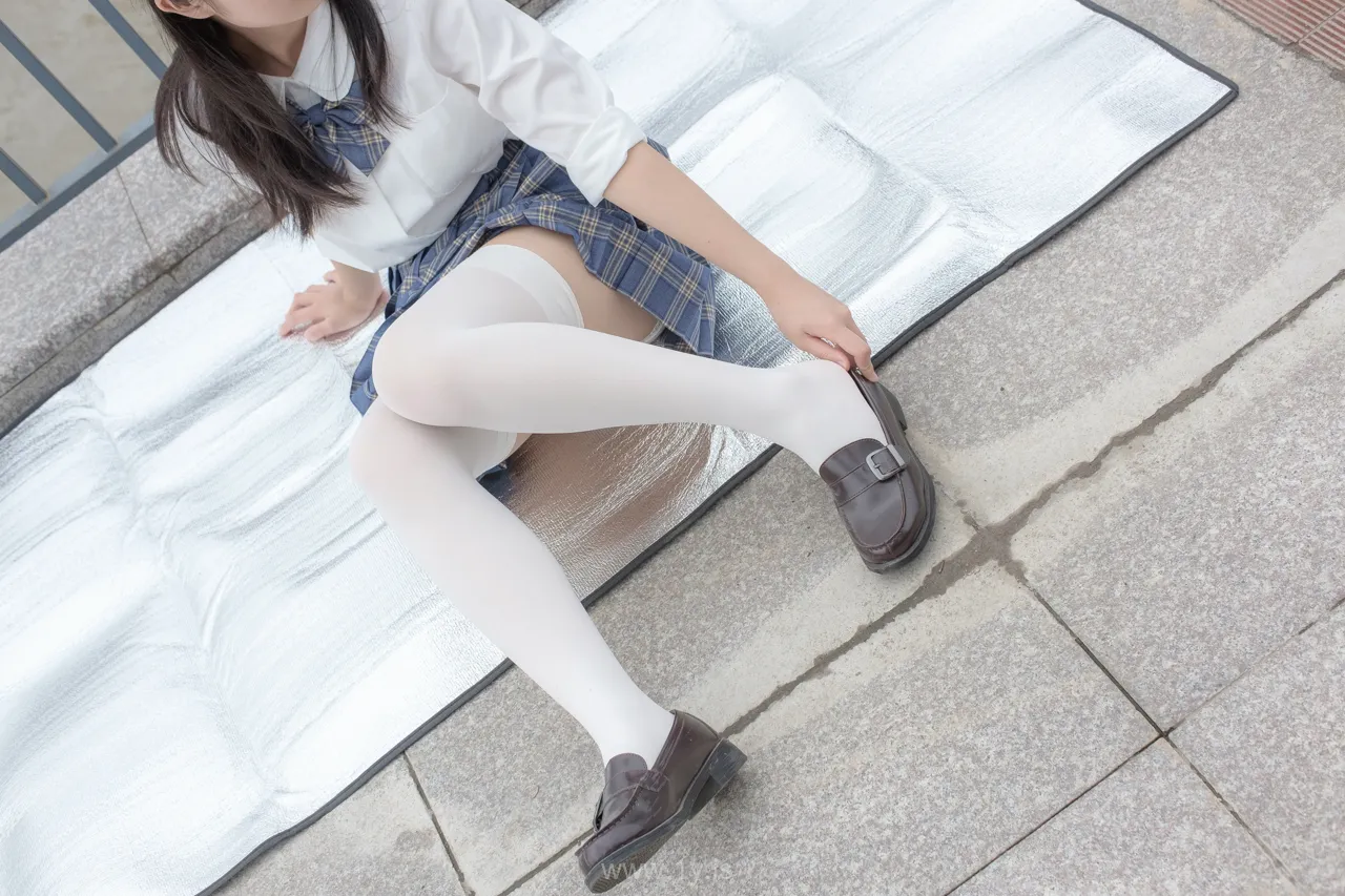 森萝财团 R15-039 百褶裙白丝美足