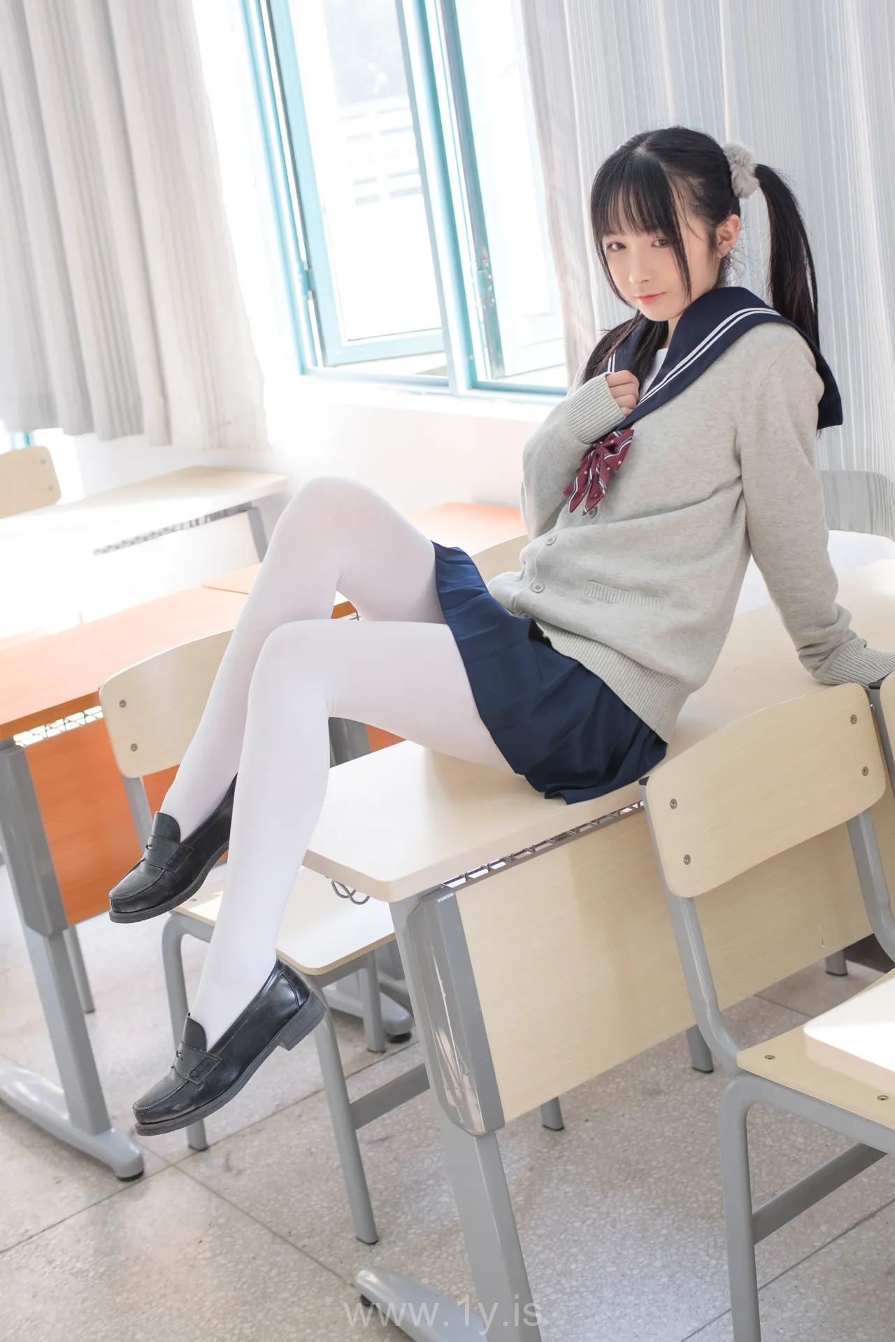森萝财团 SSR-004 双马尾教室JK白丝