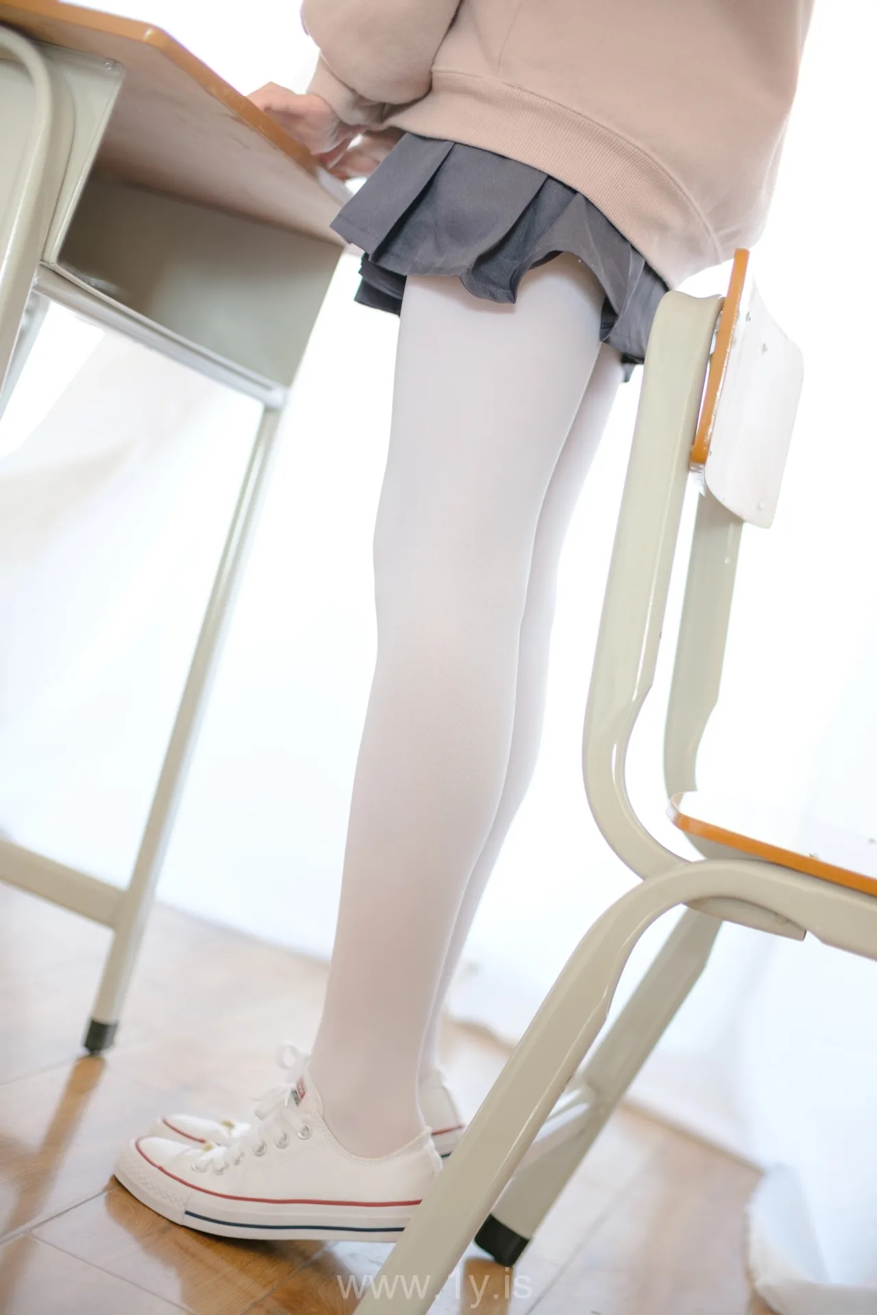 森萝财团 X-002 白丝运动风