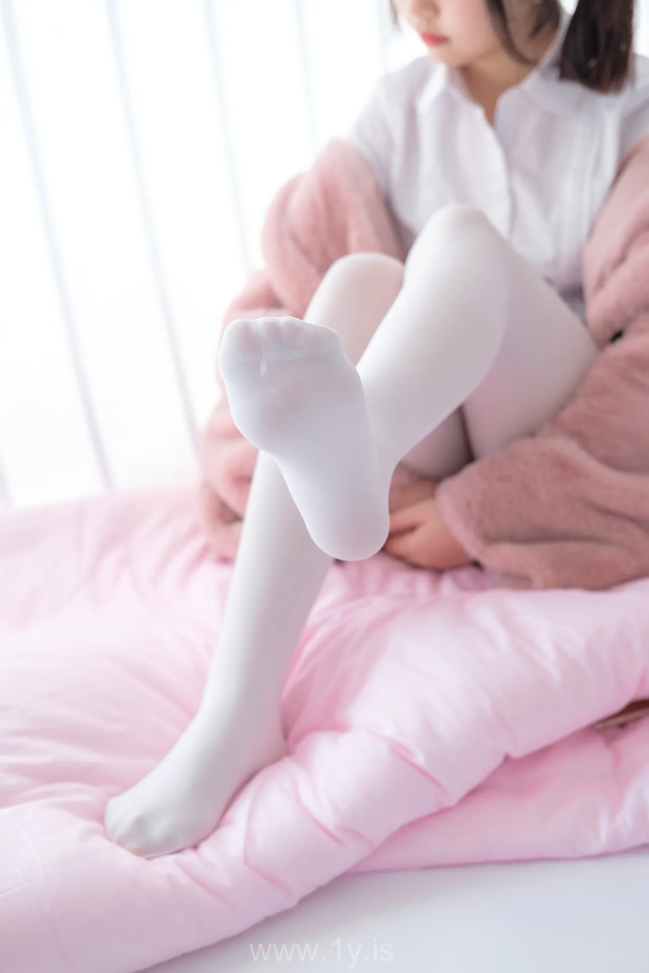 森萝财团 X-011 白丝少女的午休时间