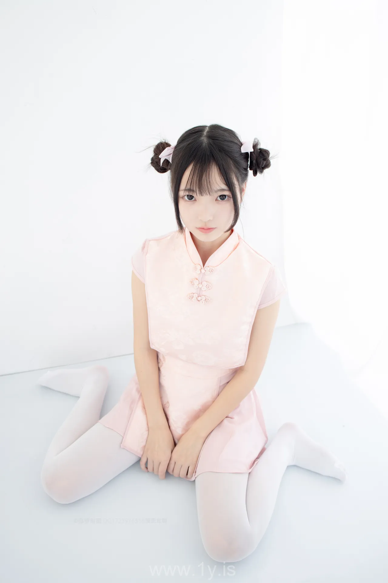 森萝财团 X-052 80D白丝踩物