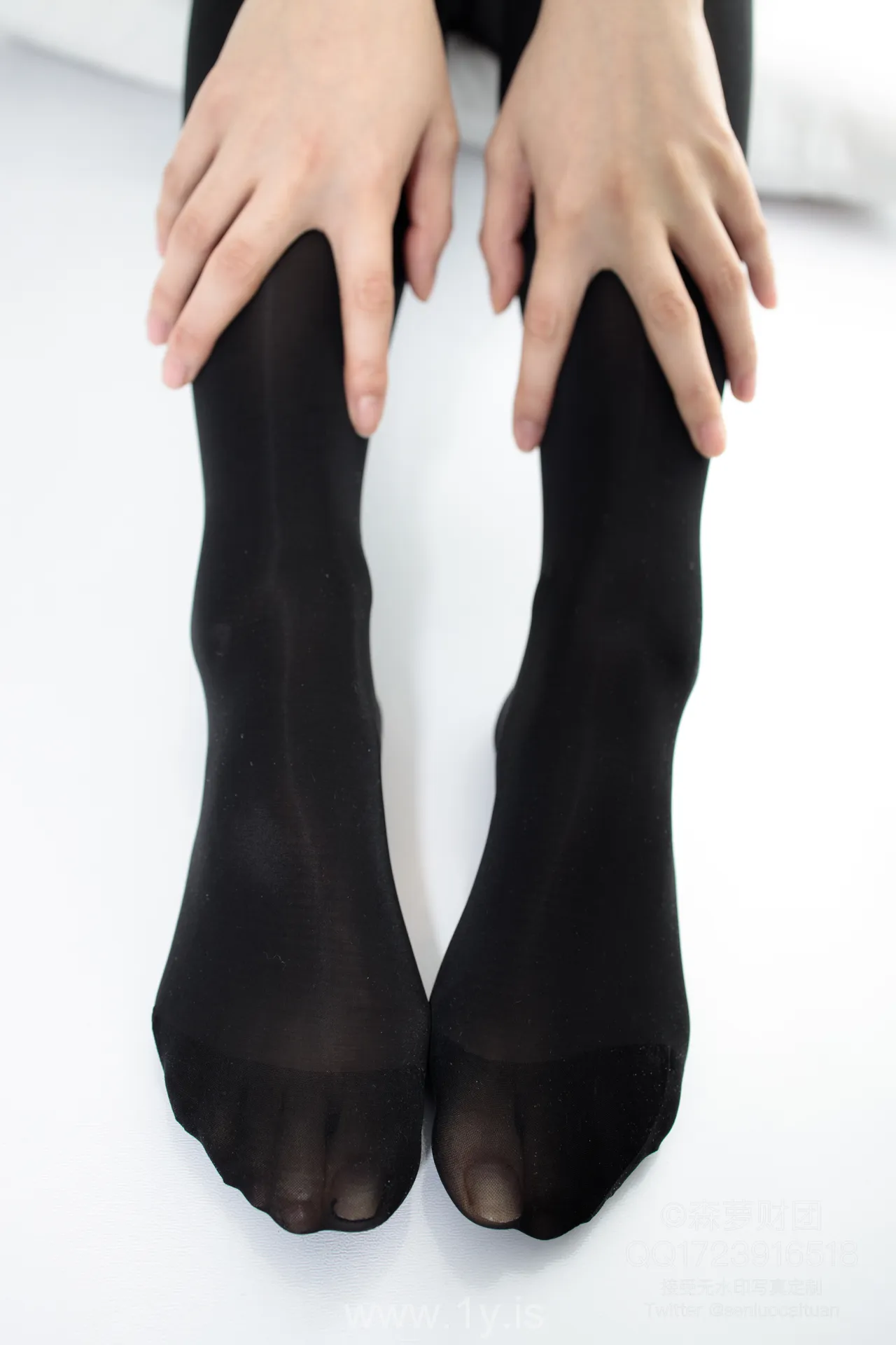 森萝财团 X-058 白色死库水8D油亮黑丝