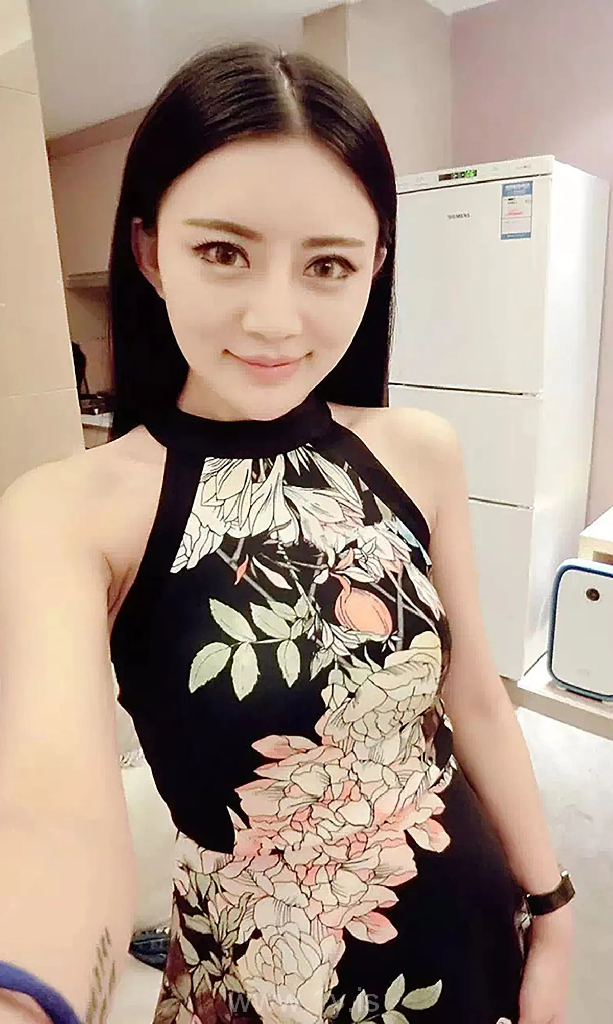 UGIRLS NO.075 Lovely & Quiet Chinese Goddess 佳佳十万伏特电力美女