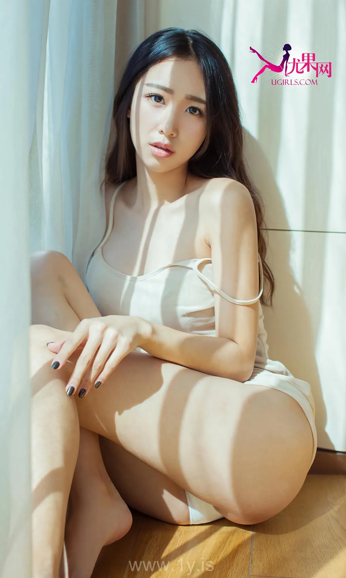 UGIRLS NO.138 Appealing & Slender Chinese Peri 张辛苑天然去雕饰