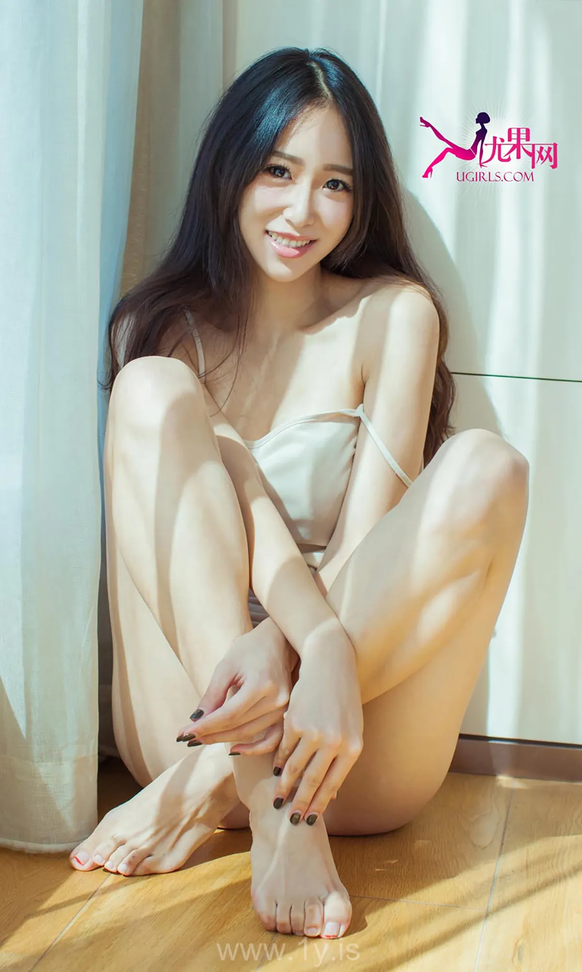 UGIRLS NO.138 Appealing & Slender Chinese Peri 张辛苑天然去雕饰