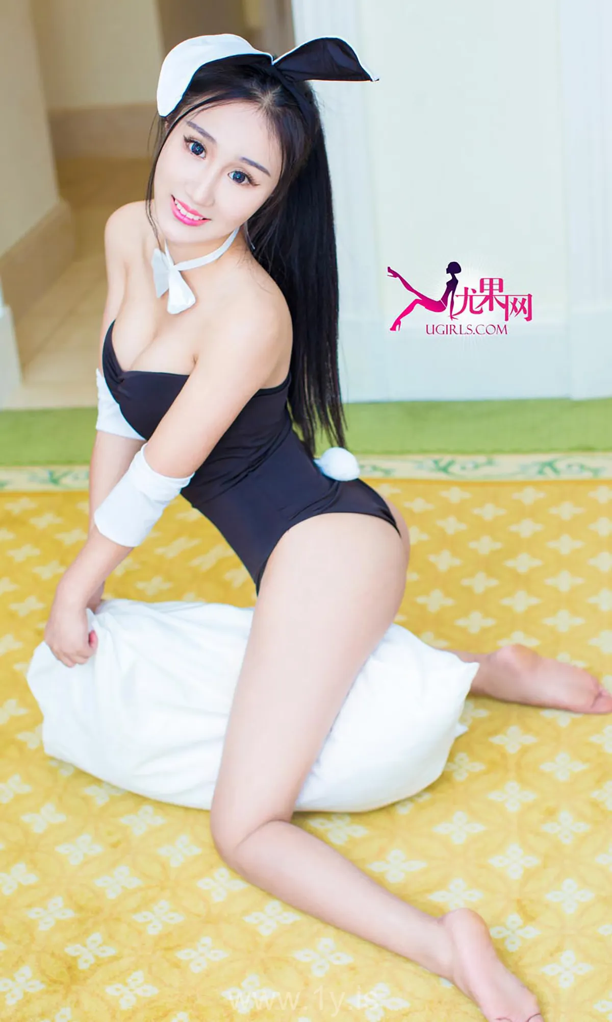 UGIRLS NO.152 Stunning Chinese Homebody Girl 琪琪
