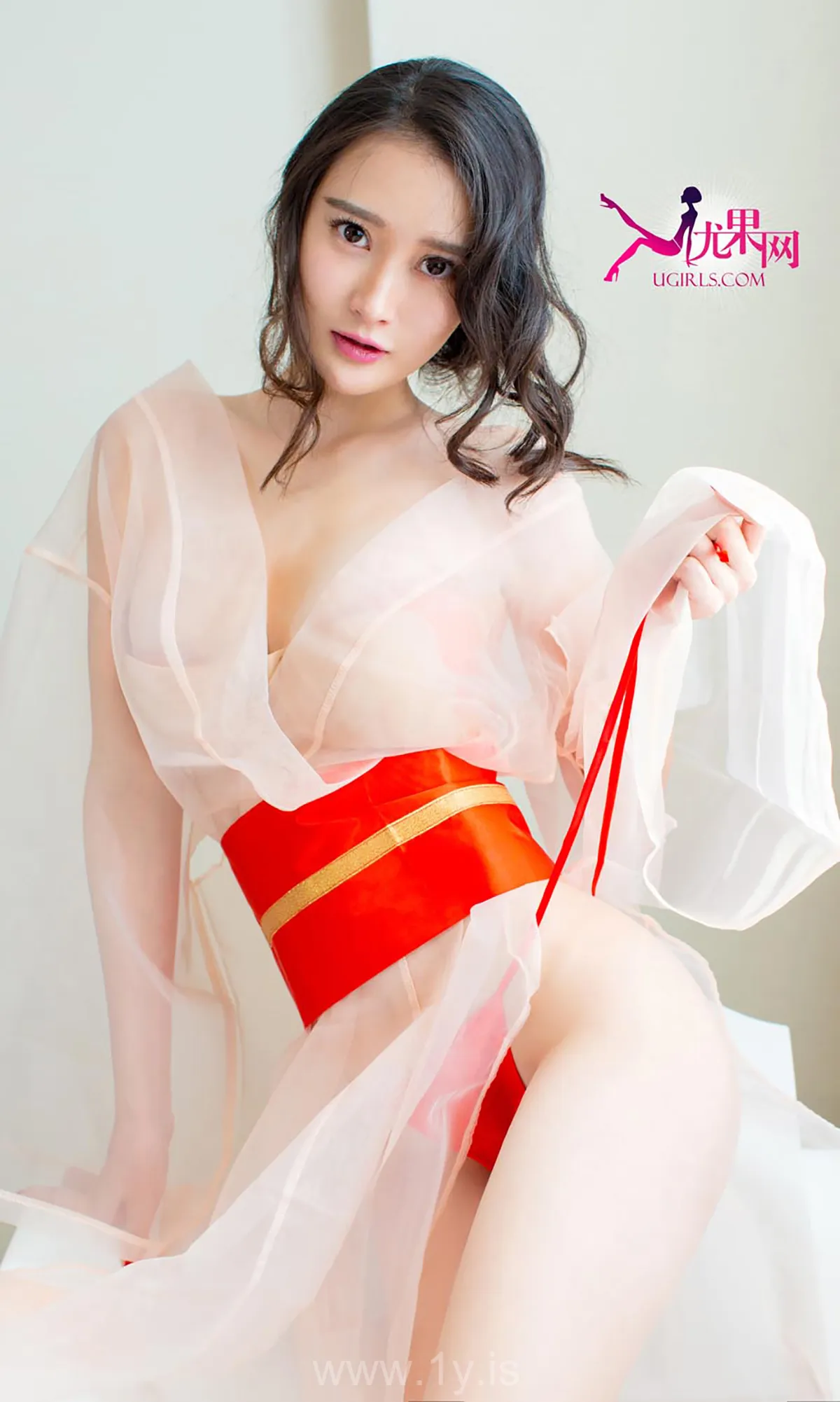 UGIRLS NO.193 Fashionable Chinese Model 潇潇