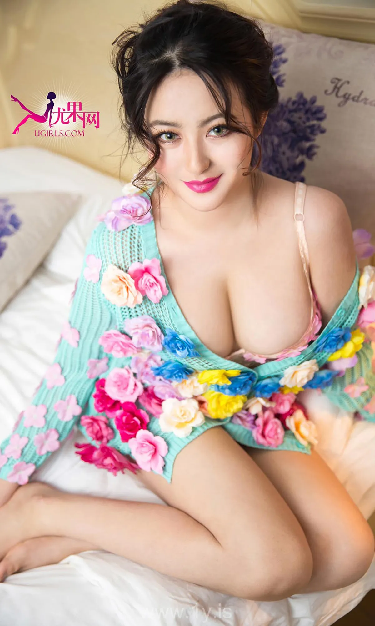 UGIRLS NO.201 Gorgeous Chinese Babe 依蔓