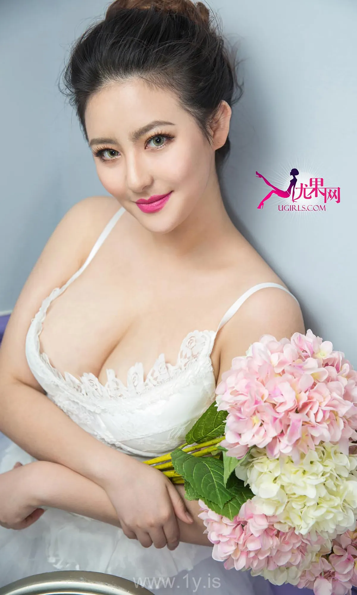 UGIRLS NO.201 Gorgeous Chinese Babe 依蔓