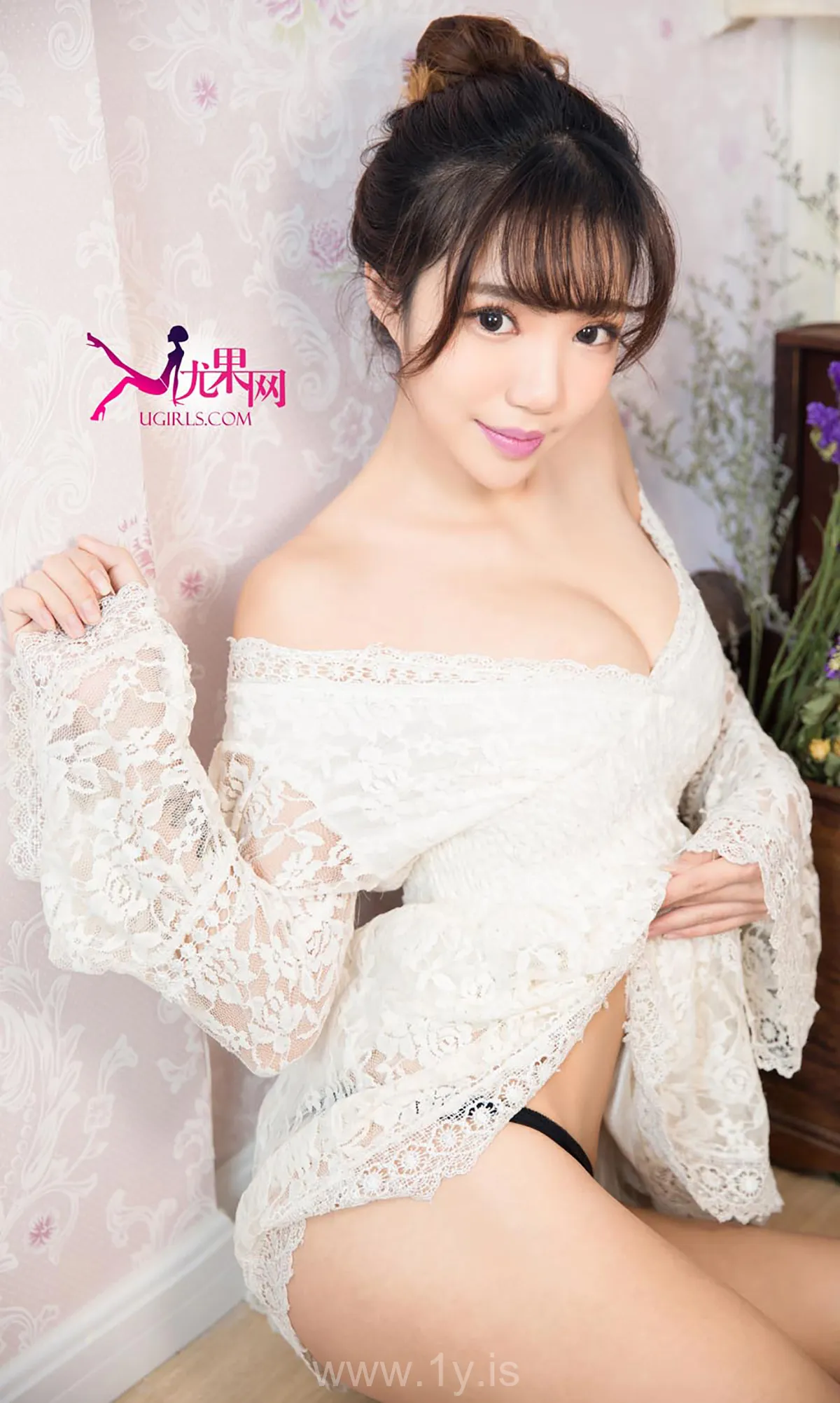UGIRLS NO.212 Extraordinary & Breathtaking Chinese Girl 朱思佳