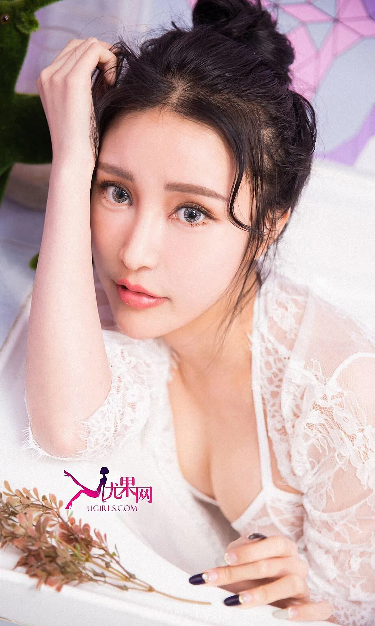 UGIRLS NO.240 Lovely & Good-looking Chinese Babe 米诺