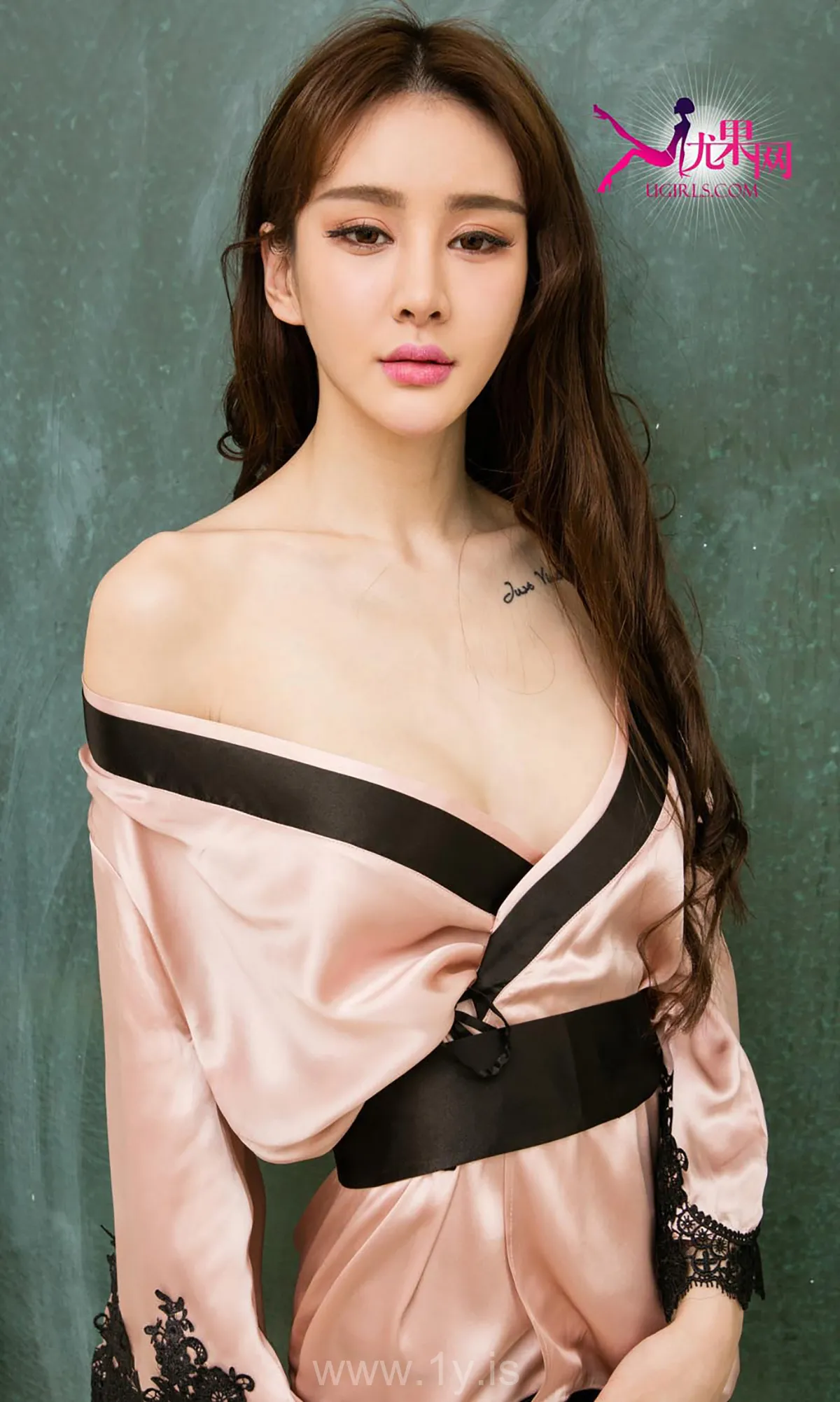 UGIRLS NO.305 Fashionable Chinese Beauty 青树