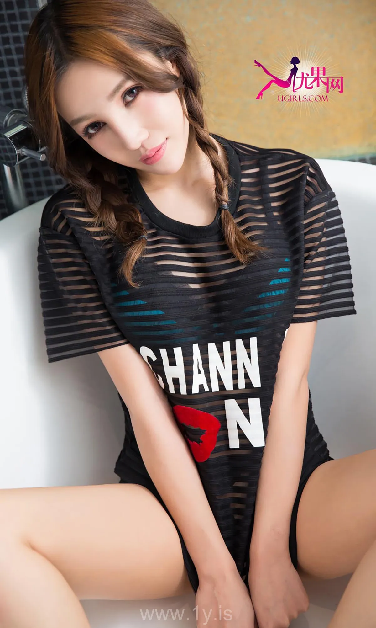 UGIRLS NO.314 Knockout & Exquisite Chinese Jade 李娅索爱的告解