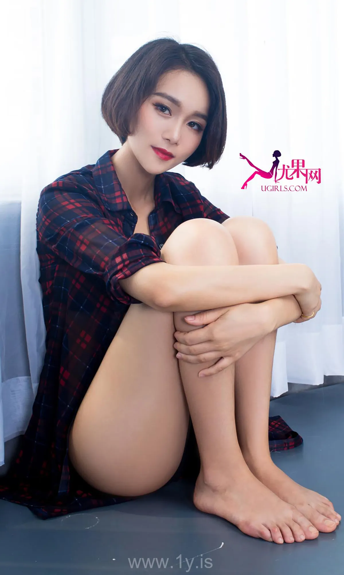 UGIRLS NO.332 Delightful & Stylish Chinese Babe 曾娜摩登情人