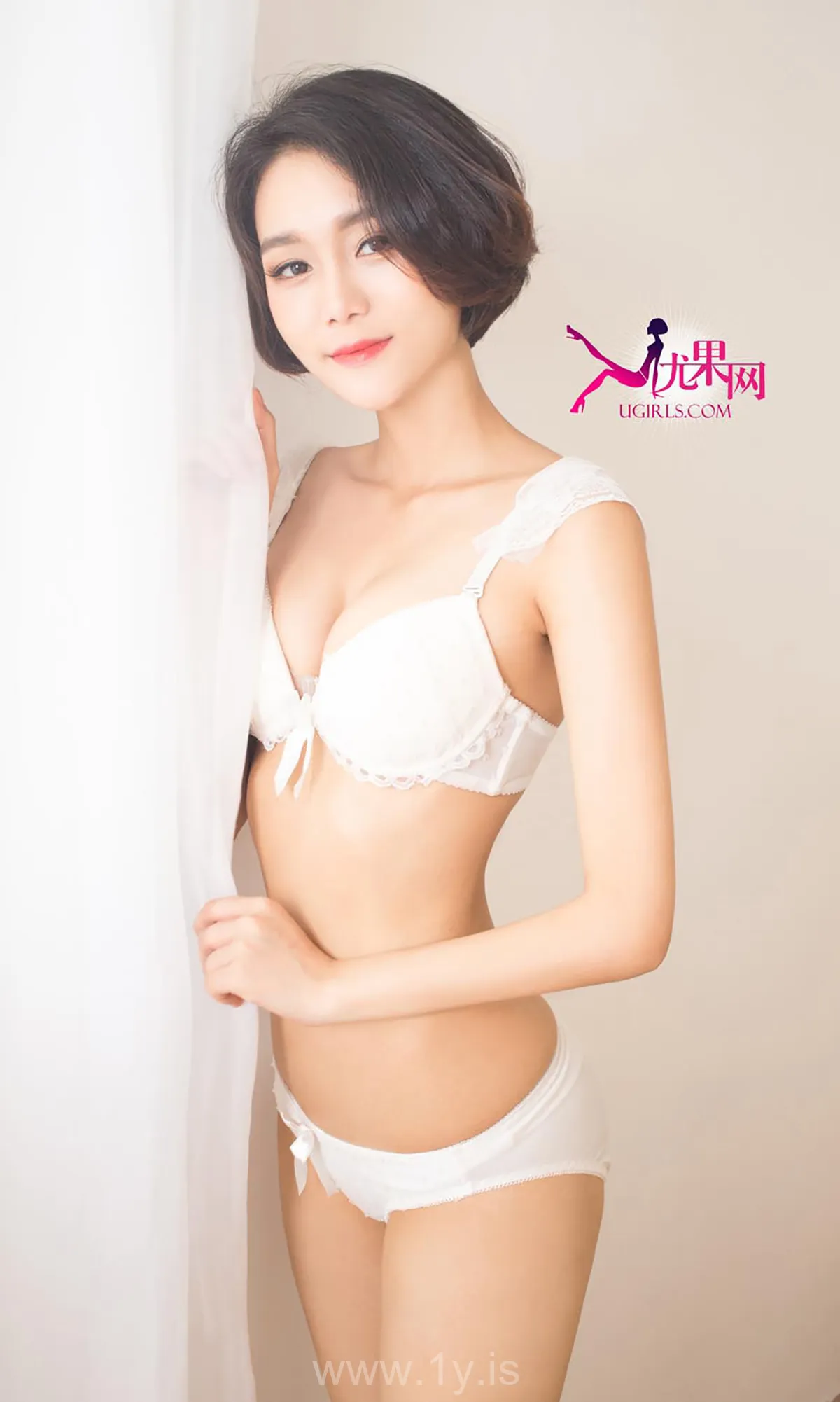 UGIRLS NO.332 Delightful & Stylish Chinese Babe 曾娜摩登情人