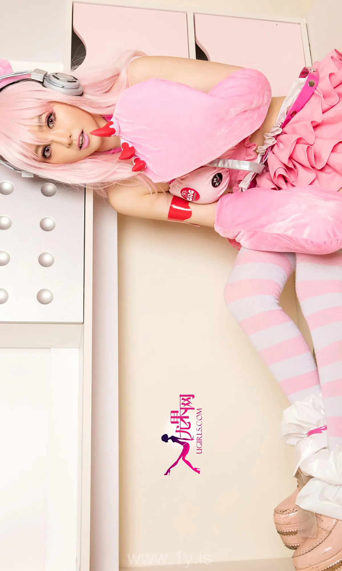 UGIRLS NO.348 Charming & Pretty Chinese Goddess 梓喵百变萝莉娘