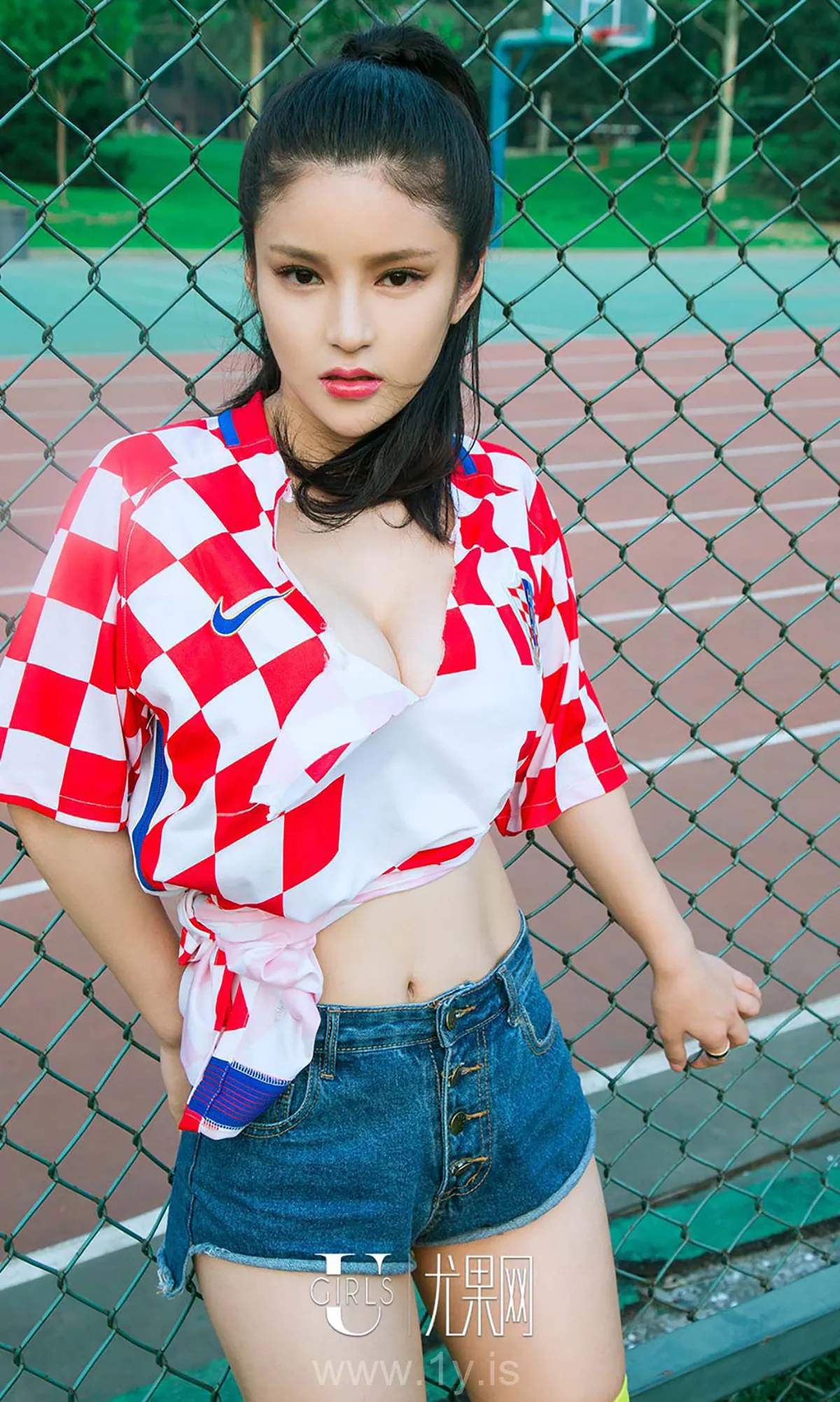 UGIRLS NO.478 Breathtaking & Elegant Chinese Peri 诗琪画意龚诗琪