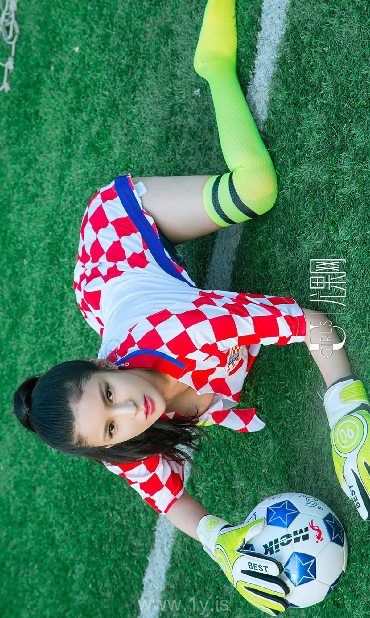 UGIRLS NO.478 Breathtaking & Elegant Chinese Peri 诗琪画意龚诗琪