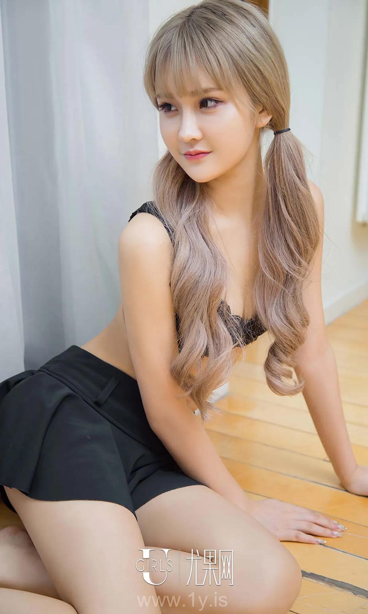 UGIRLS NO.483 Appealing Chinese Girl 依依不舍依依