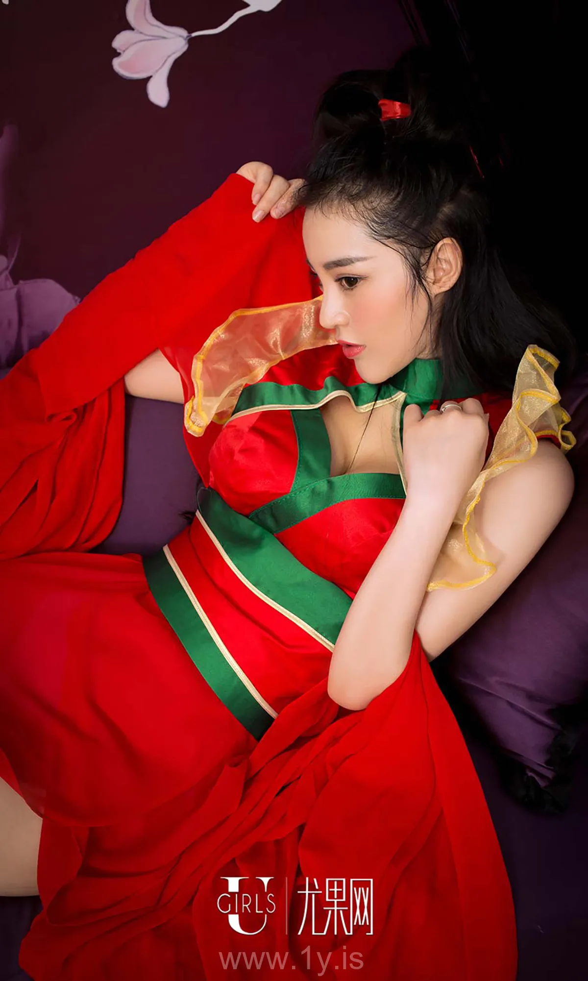 UGIRLS NO.492 Graceful & Delightful Chinese Beauty 秋分雨薇时肖雨薇
