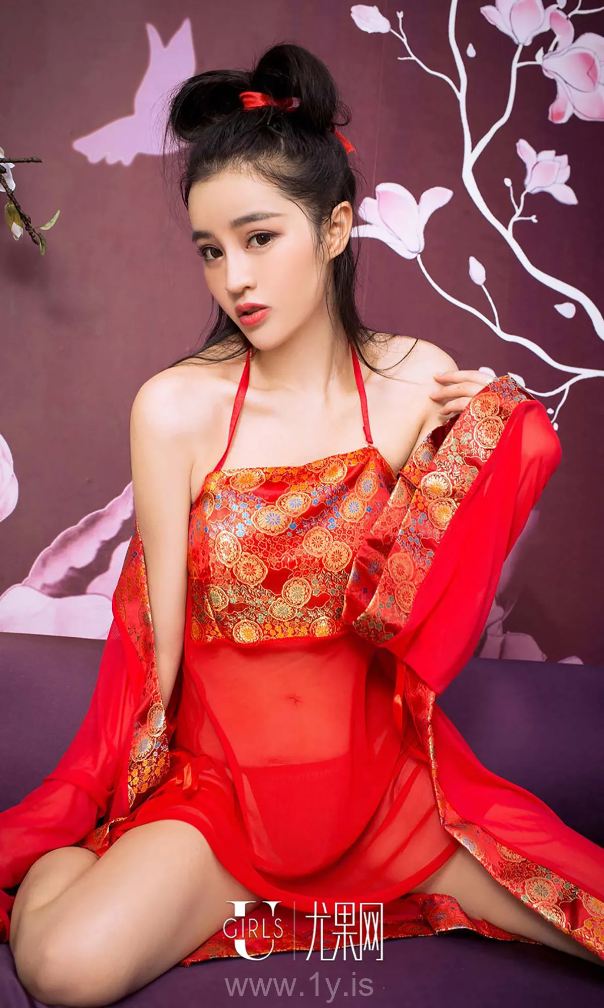 UGIRLS NO.492 Graceful & Delightful Chinese Beauty 秋分雨薇时肖雨薇