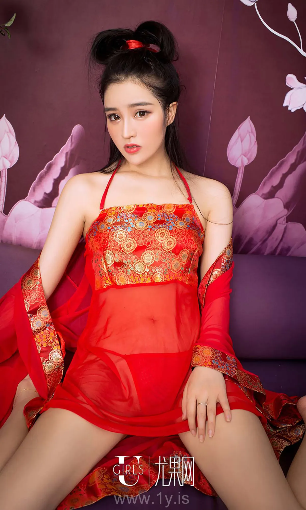 UGIRLS NO.492 Graceful & Delightful Chinese Beauty 秋分雨薇时肖雨薇