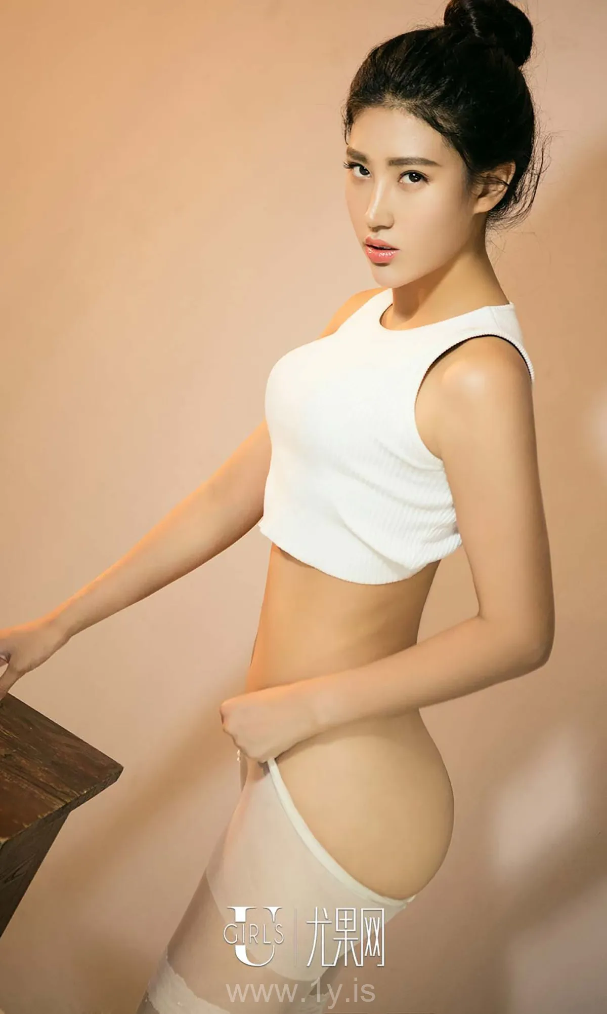 UGIRLS NO.518 Good-looking & Well-developed Chinese Cutie 安琪_争琪斗艳