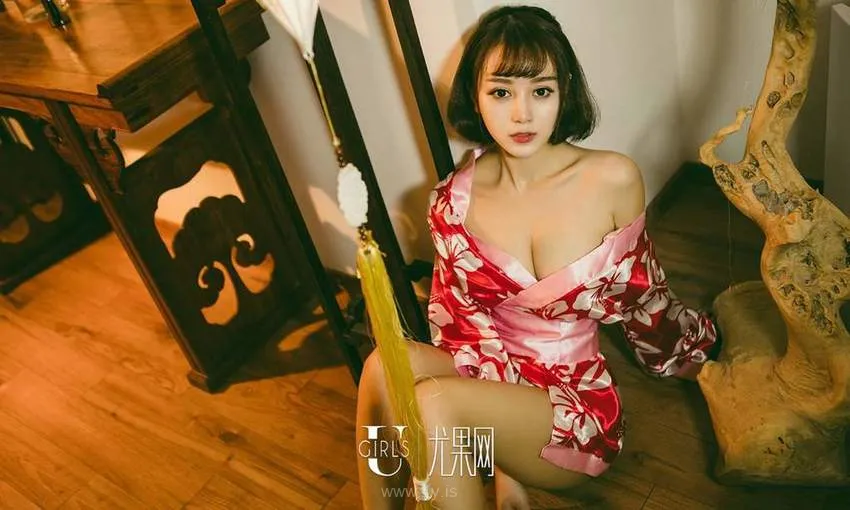 UGIRLS NO.526 Well-developed Chinese Teen 小米