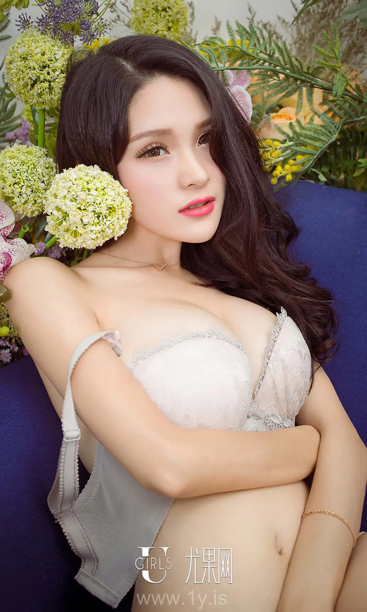 UGIRLS NO.541 Attractive & Adorable Chinese Chick 吕诗茗_诗与远方