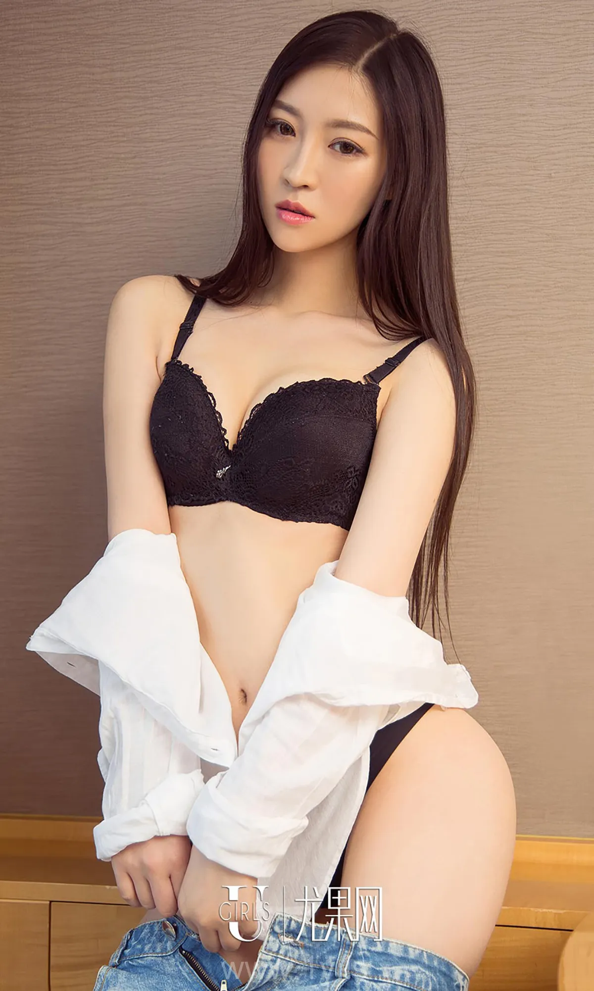 UGIRLS NO.768 Sexy Chinese Hottie 周小倩