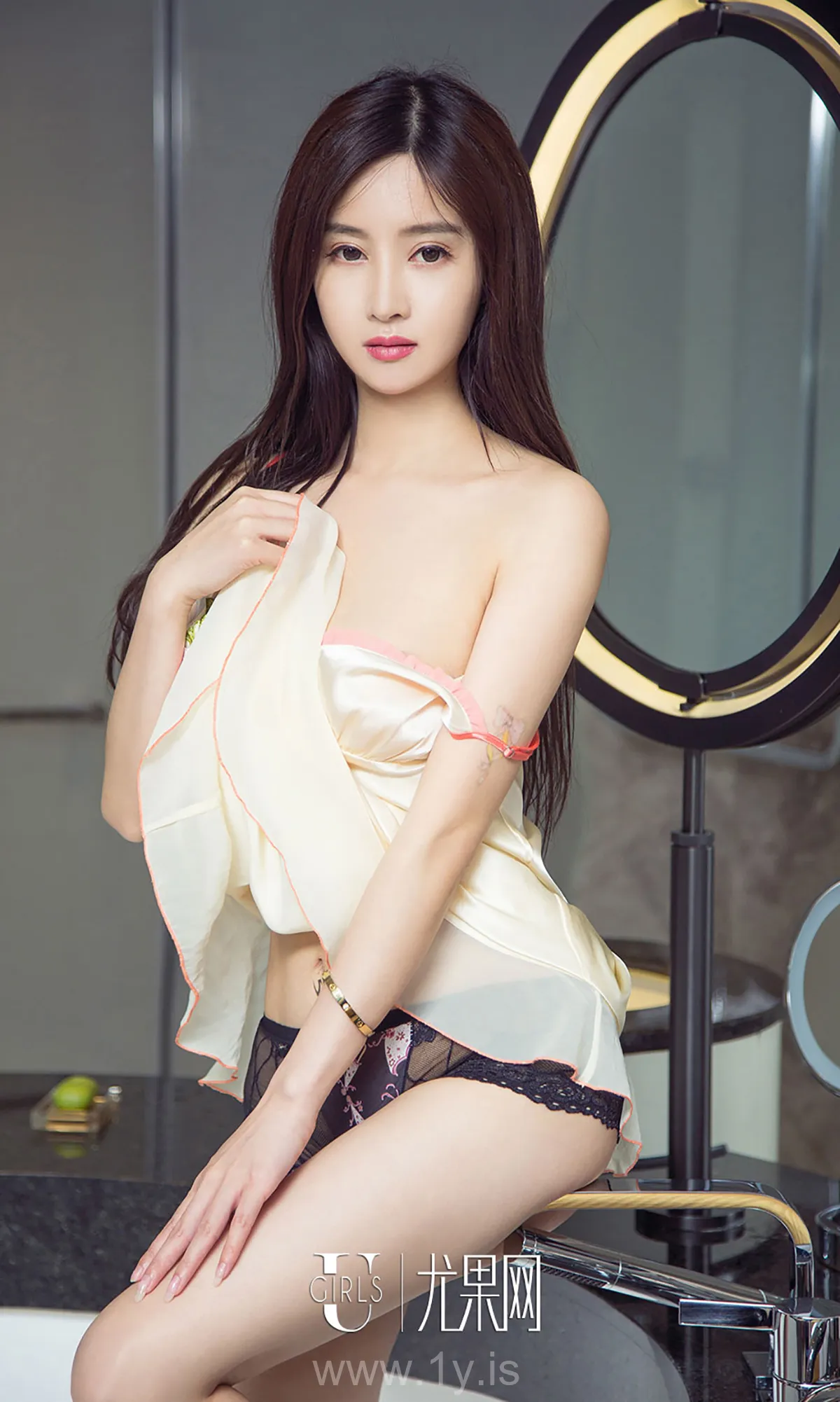UGIRLS NO.790 Pretty Chinese Peri 韩雨婵
