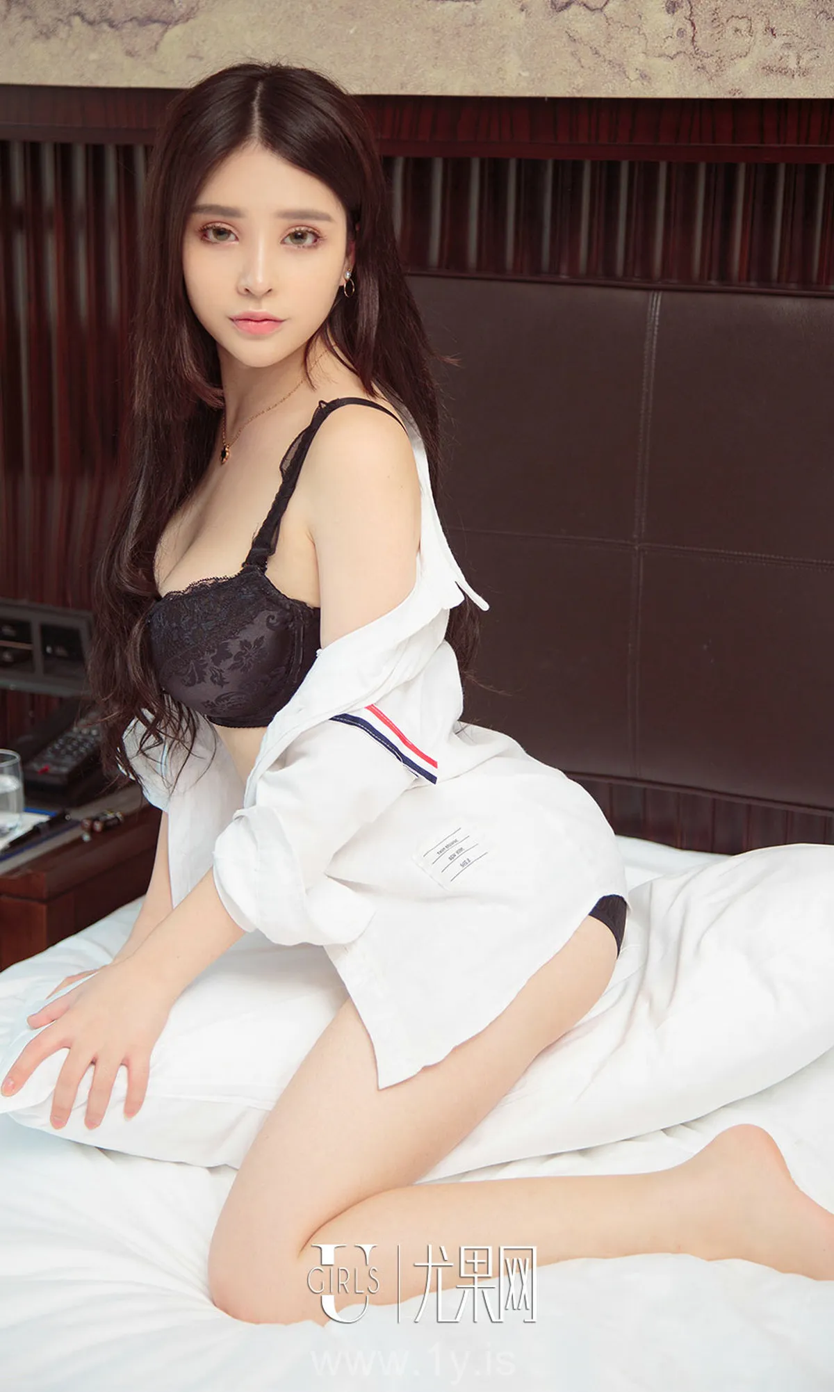 UGIRLS NO.836 Delightful & Fancy Chinese Cougar 轩小苏