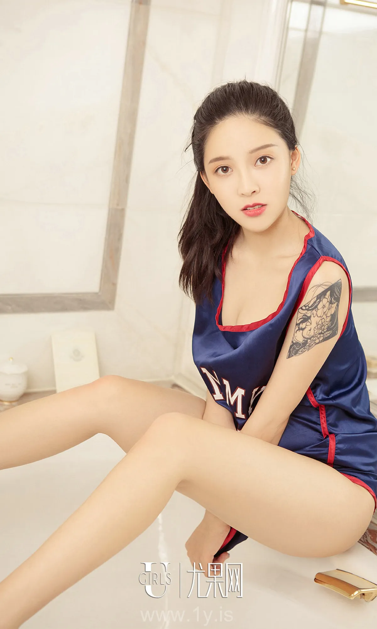 UGIRLS NO.838 Pretty & Breathtaking Chinese Women 凌菲